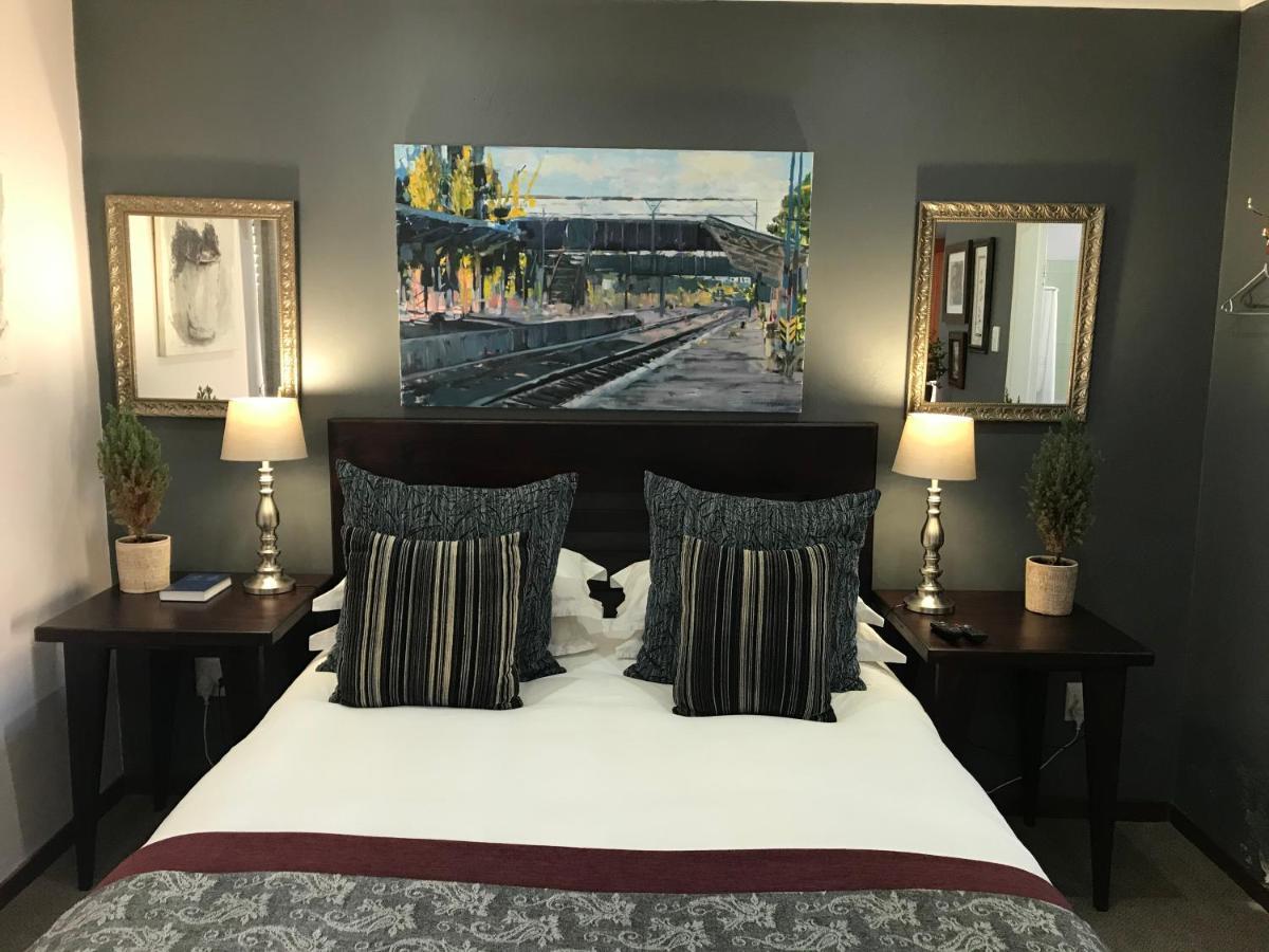 The Crown Guest House Витлеем Екстериор снимка