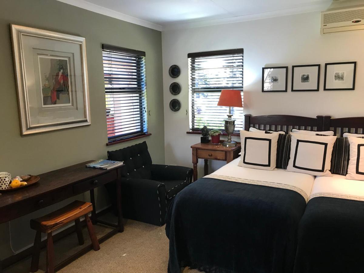 The Crown Guest House Витлеем Екстериор снимка