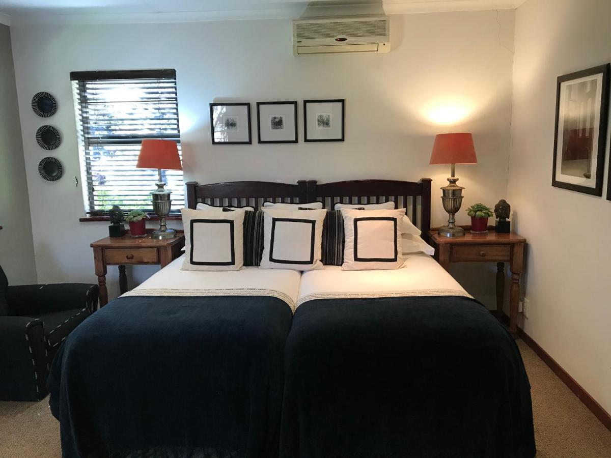 The Crown Guest House Витлеем Екстериор снимка