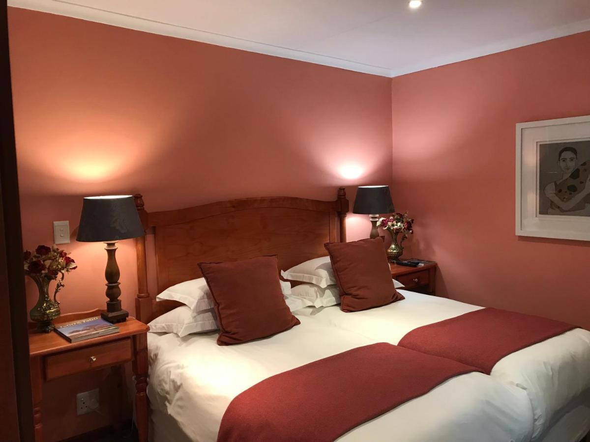The Crown Guest House Витлеем Екстериор снимка