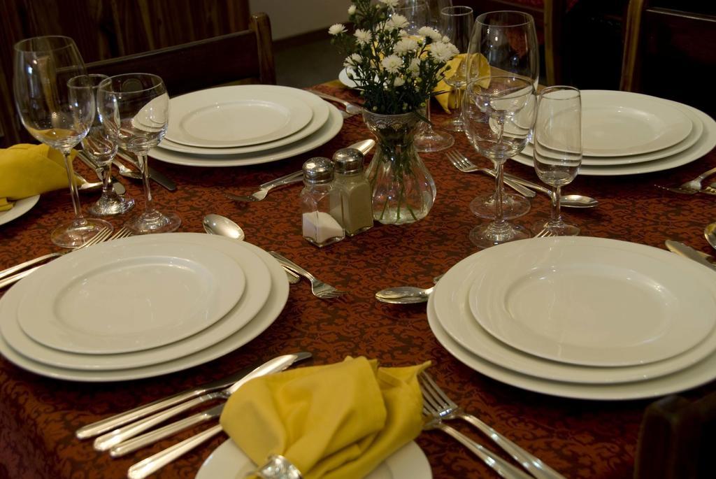 The Crown Guest House Витлеем Екстериор снимка
