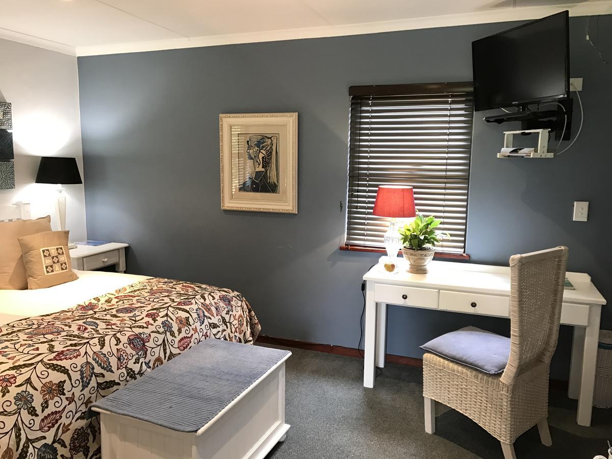 The Crown Guest House Витлеем Екстериор снимка
