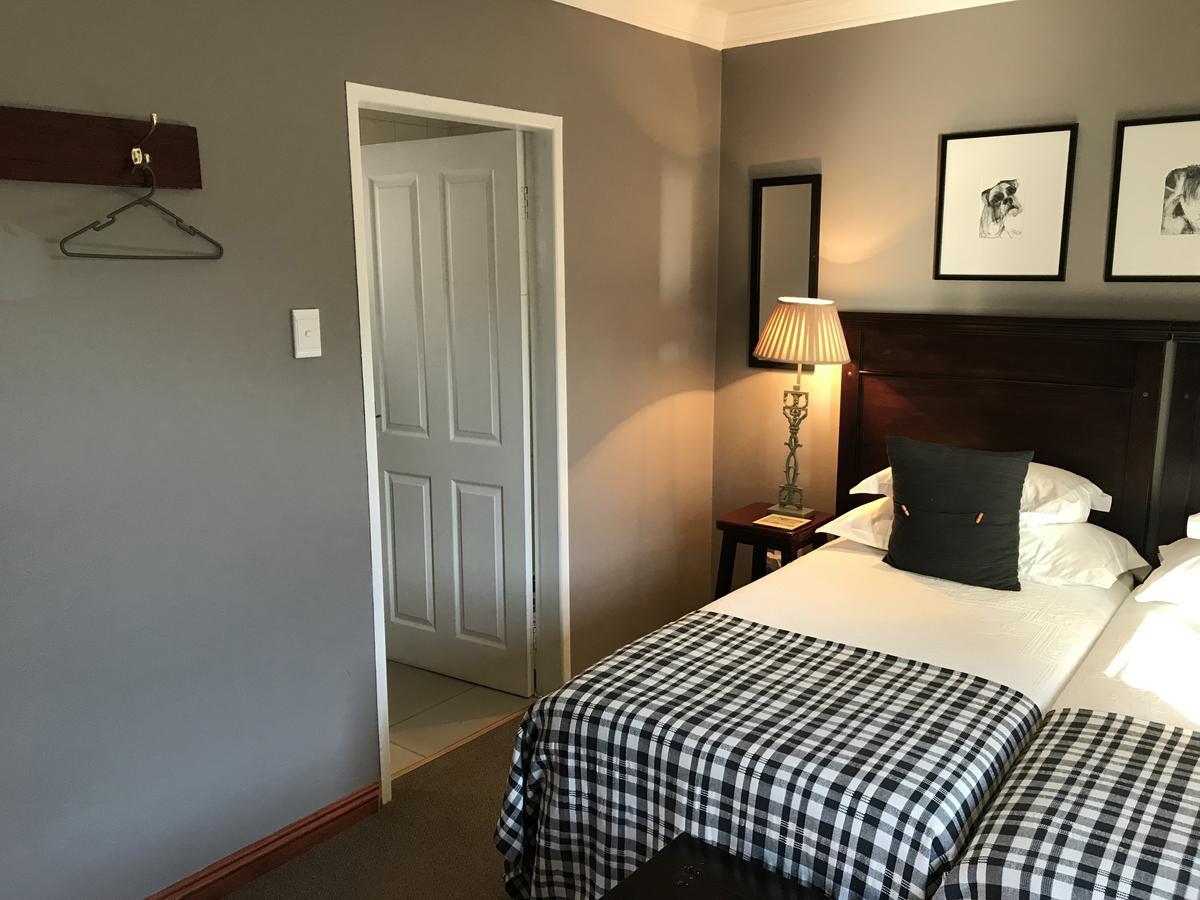 The Crown Guest House Витлеем Екстериор снимка