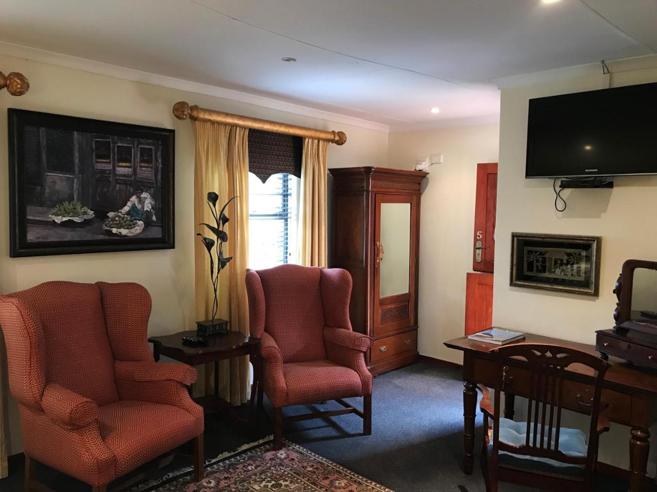 The Crown Guest House Витлеем Екстериор снимка