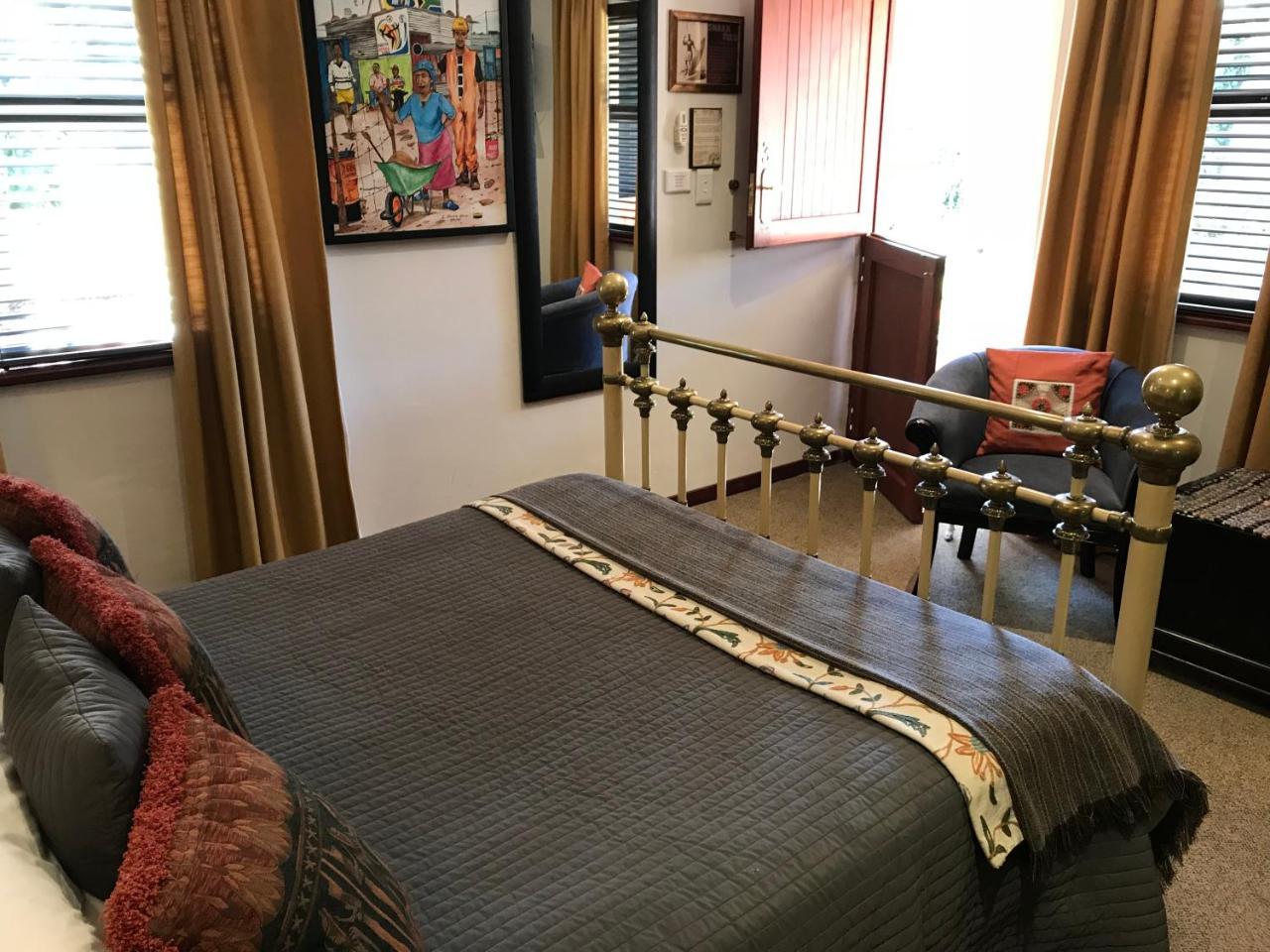 The Crown Guest House Витлеем Екстериор снимка