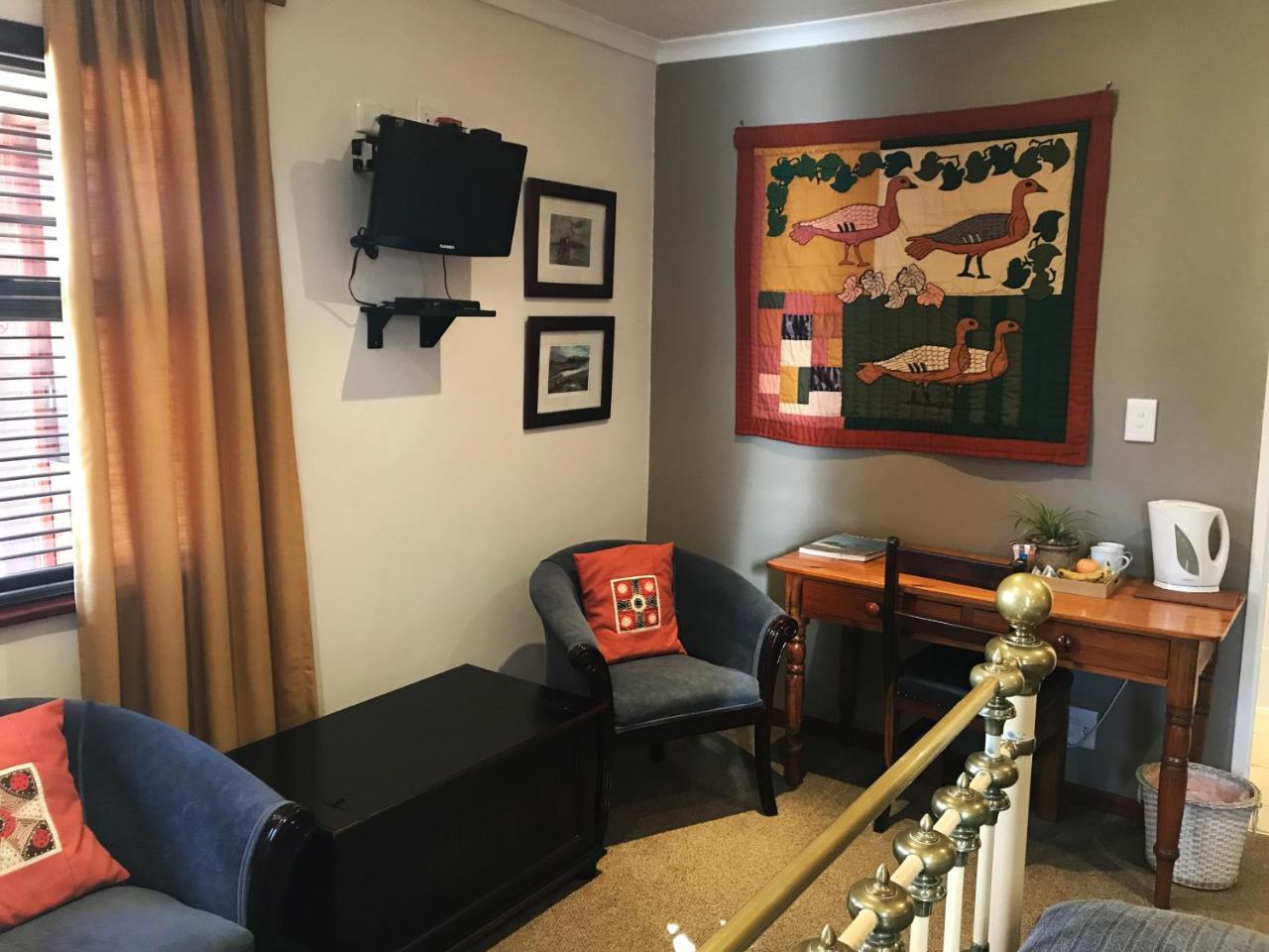 The Crown Guest House Витлеем Екстериор снимка