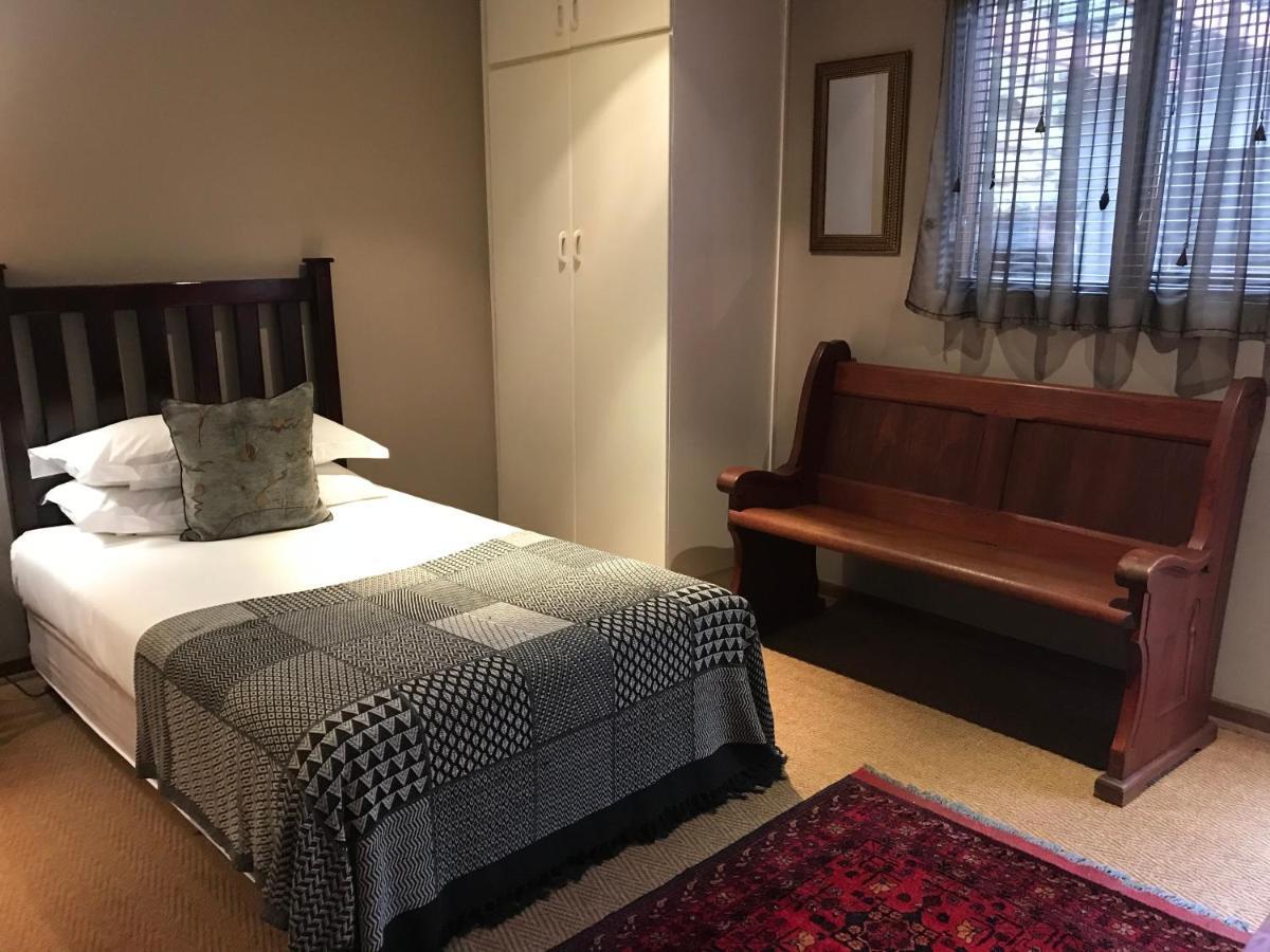 The Crown Guest House Витлеем Екстериор снимка