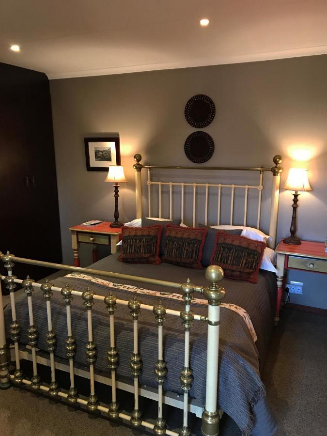 The Crown Guest House Витлеем Екстериор снимка